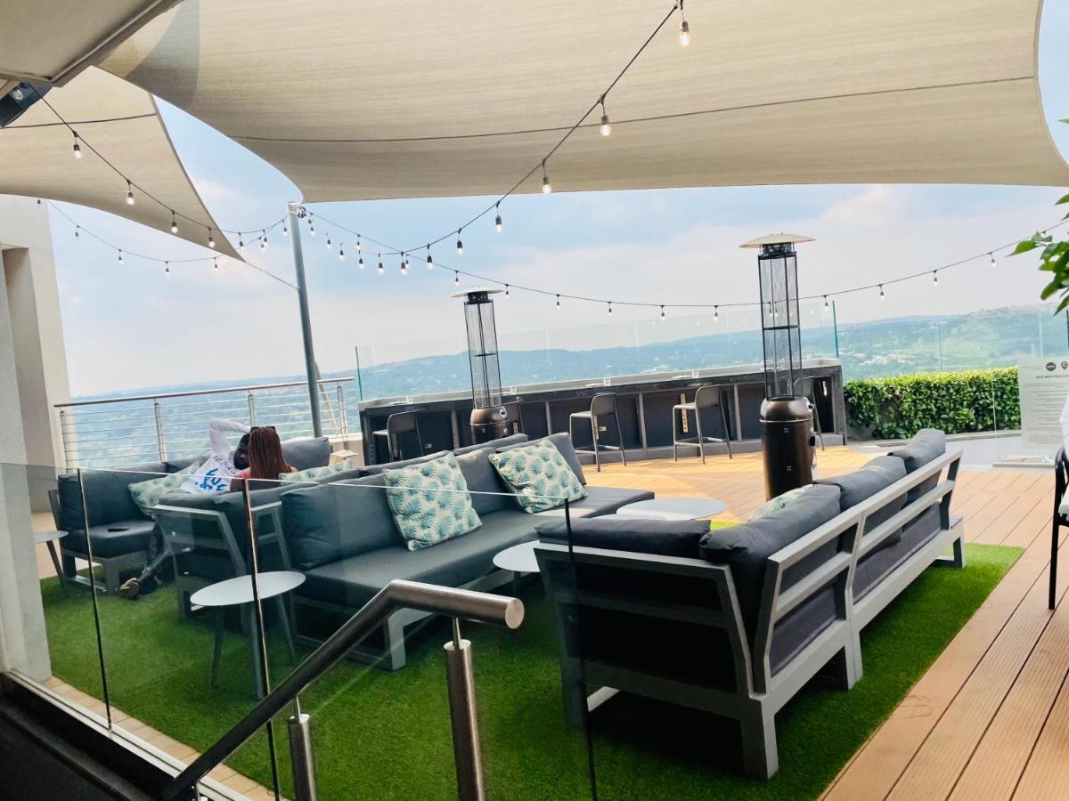 Menlyn Maine Trilogy Hotel Pretoria-Noord Dış mekan fotoğraf